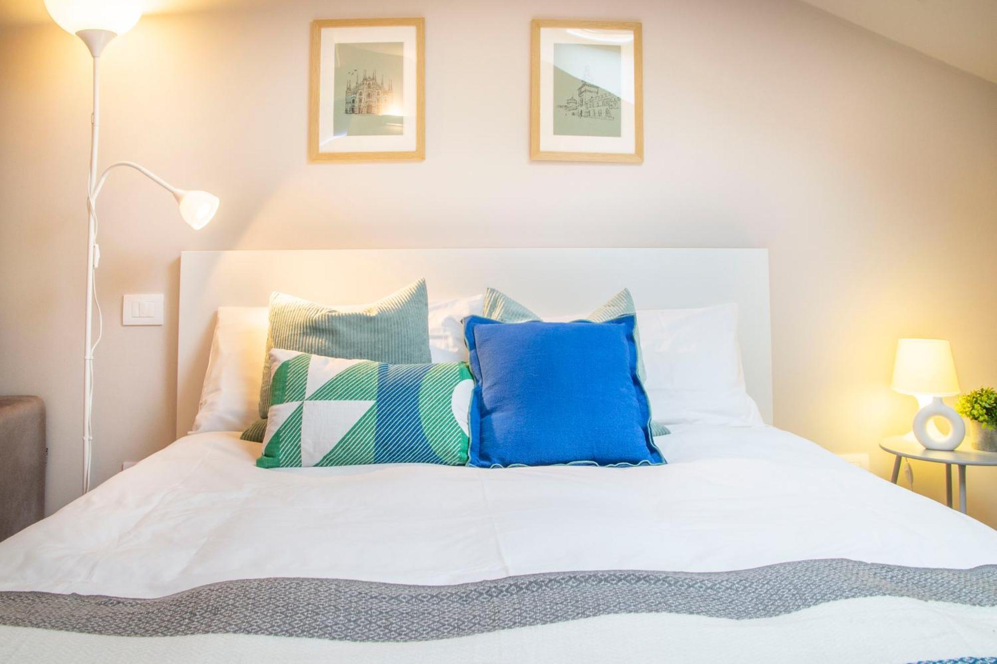 Small Island In Apartment Mailand